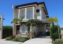 Nice Single detached 3 bdr 3 tb house complete amenities nr SM