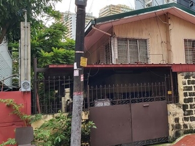 House For Sale In Pio Del Pilar, Makati