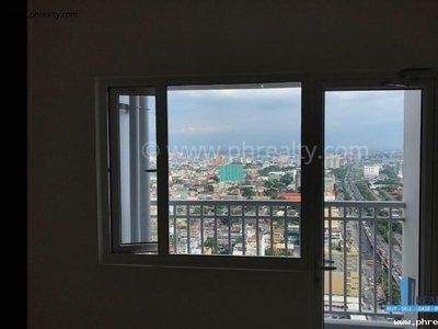 1 BR Condo For Resale in Breeze Residences