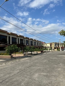 Townhouse For Sale In Almanza Uno, Las Pinas