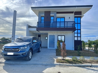 House For Sale In Mayao Crossing, Lucena