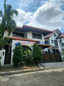 House For Sale In Pulang Lupa Dos, Las Pinas