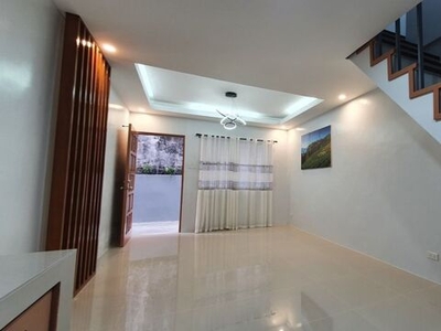 Townhouse For Rent In Guadalupe Nuevo, Makati