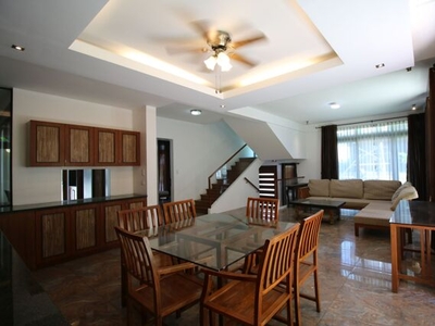 Townhouse For Sale In Mckinley Hill, Taguig
