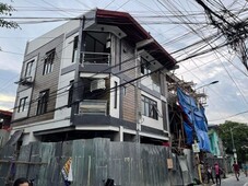 Modern Semi high end Townhouse in Mandaluyong