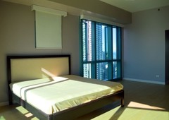 3 BEDROOM SEMI-FURNISHED UNIT IN 8FTR 48TH FLR IN FORT BONIFACIO WITH 180 DEGREES GOLF COURSE AND CITY VIEW