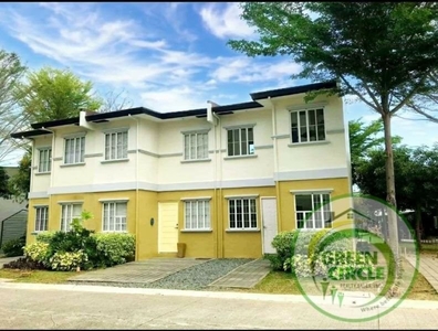 3 bedroom house with laundry area and parking space