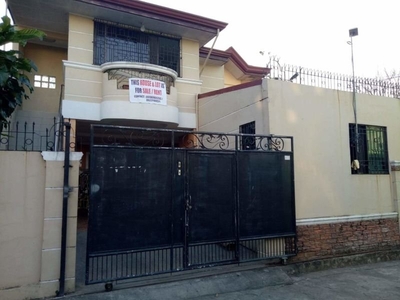 House and Lot with Apartments For Sale