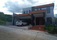 Overlooking House in South Hills Labangon