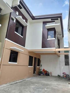 House For Sale In Pulang Lupa Uno, Las Pinas