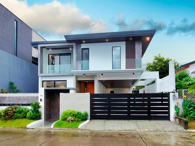 New Stunning House in BF Homes Paranaque