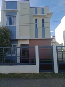 Townhouse For Sale In San Vicente, Santa Maria