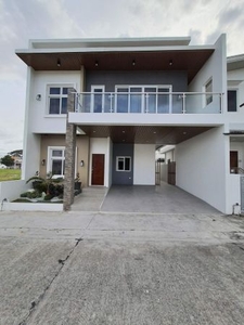 Contemporary Classic House with Spaceous Lawn for sale in Angeles City