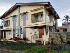 4 in 1 House Tagaytay Total 11 bedrooms with Indoor Pool
