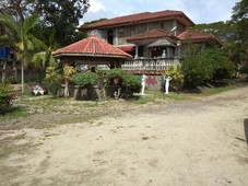 Beach Resort for sale, with buildings and cottages!