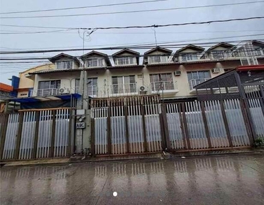 Townhouse For Sale In Newport City, Pasay