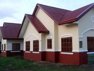 3 br's house & lot in residencia del rio, davao city