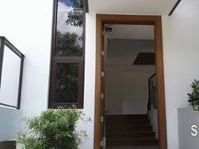 House and lot for Sale McKinley Hills Village Taguig City