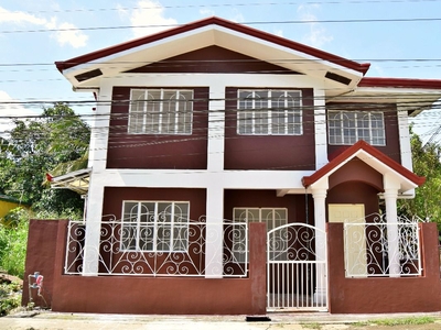2-Storey Fully Furnished House with 3 Bedrooms and 2 Bathrooms for rent in Lipa