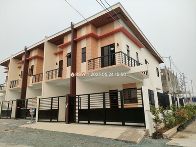 3 Bedrooms single attached House in Pilar Village, Las Pinas City