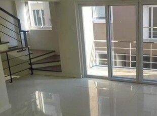 Townhouse For Rent In West Triangle, Quezon City