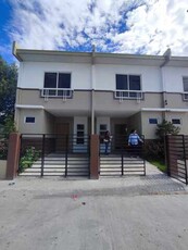 Townhouse For Sale In Santo Rosario, Magalang