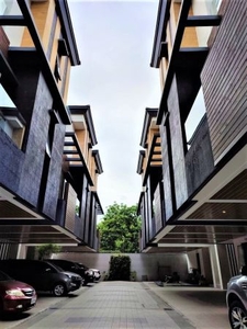 For Sale High End Townhouse In Numbered Street New Manila Quezon City
