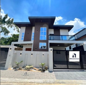 House with Dipping Pool for Sale in Filinvest East Homes, Cainta, Rizal