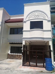 Pre Owned 4 Bedroom 2 Garage House for sale near SM Bicutan Parañaque