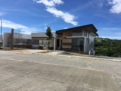 Elegant house & lot for sale in Antipolo city near Marikina