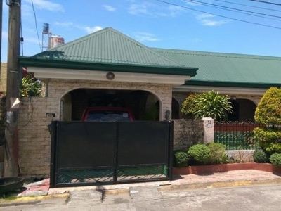 House and Lot for sale in BF Resort Village Las Pinas