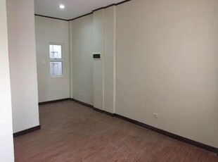 Townhouse For Rent In Nayong Kanluran, Quezon City