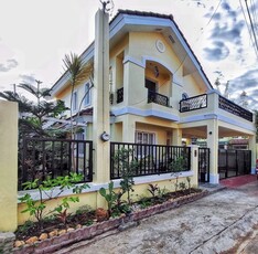Townhouse For Sale In Longos, Malolos