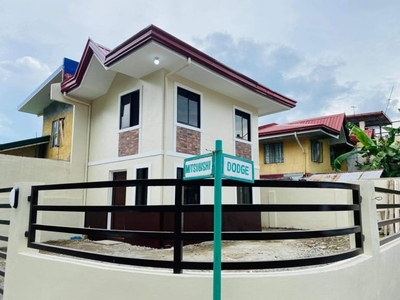 Spacious Corner House Unit with 2 bedrooms for sale in Santa Rosa City, Laguna