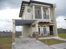 Big Single det house nr MOA with tiles and complete