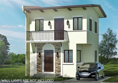 Single detached house along the highway at a low price