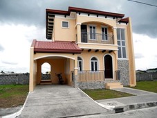 Single Detached house with tiles complete finish