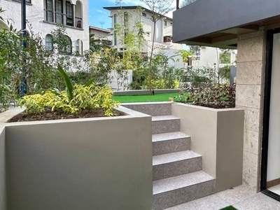 5BR House for Sale in McKinley Hill, Taguig