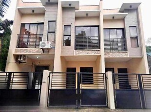 Townhouse For Sale In Poblacion, Muntinlupa
