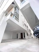 5 Bedroom Townhouse for sale, in Quezon City! Sikatuna Village!!