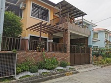 Two storey Residential with 5 Bedrooms for Sale!