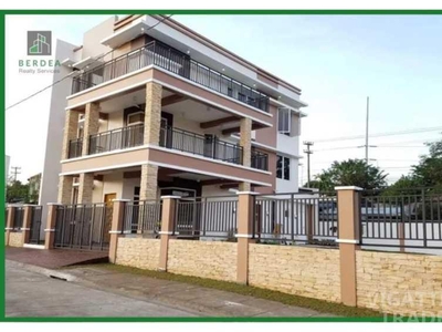 House For Sale in Dasmarinas Cavite. Fully Furnished.