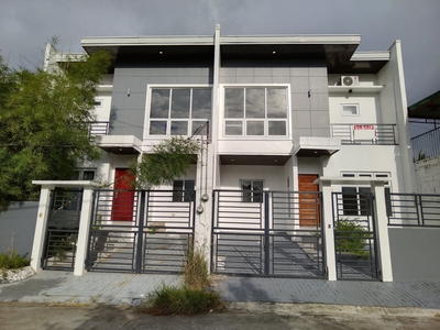 5BR Duplex Units For Sale In BF Resort, Las Pinas
