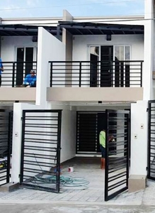 3 BR Townhouse with Garage For Sale in Liliesville, Caloocan City