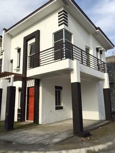 Townhouse For Sale In Bucandala V, Imus