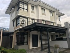 Luxurious House in Ferndale, Quezon City!