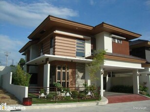 5Br Spacious House and Lot For Sale in Banawa Cebu City