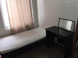 Pasay 1 BR with balcony for sale near Buendia LRT 1
