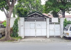 308sqm Bungalow For Sale in BF Homes Para?aque