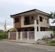 Single Attached House and Lot in Paranaque